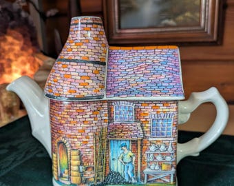 VINTAGE SADLER POTTERY 'The Old Pottery' Decorative Teapot