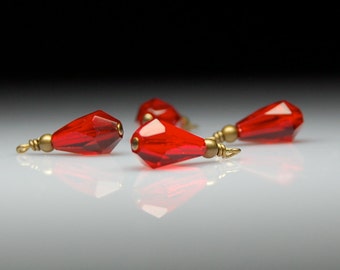 Bead Charms/Dangles Set of Four Red Glass R165