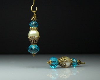 Vintage Style Earrings Turquoise and Cream Pearl Pair BL316