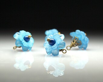 Vintage Style Dangles/Charms Blue Lucite Flowers Set of Four BL58