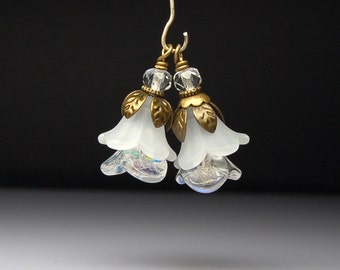 Vintage Style Earrings White Lucite Flowers Pair C14