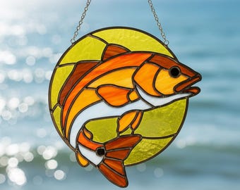 Modello di vetro colorato con pesce tamburo rosso • Design acchiappasole costiero