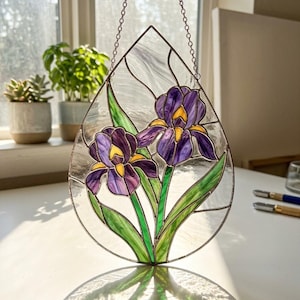 Mönster för solfångare i målat glas med irisblomma | Blommig glaskonst för nybörjare (SVG, PDF)