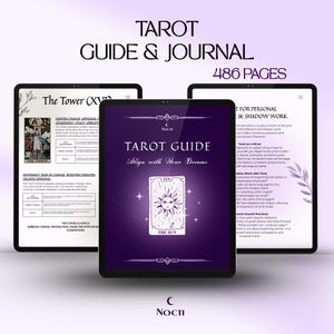 Könnte beinhalten: Ein digitales Tarot-Guide und -Journal mit lila Umschlag, mit dem Text "TAROT GUIDE" und "Align with Your Dreams". Das Bild zeigt drei Tablets, die den Guide anzeigen, mit dem Text "486 PAGES" oben. Das Cover zeigt eine Sonnenillustration.