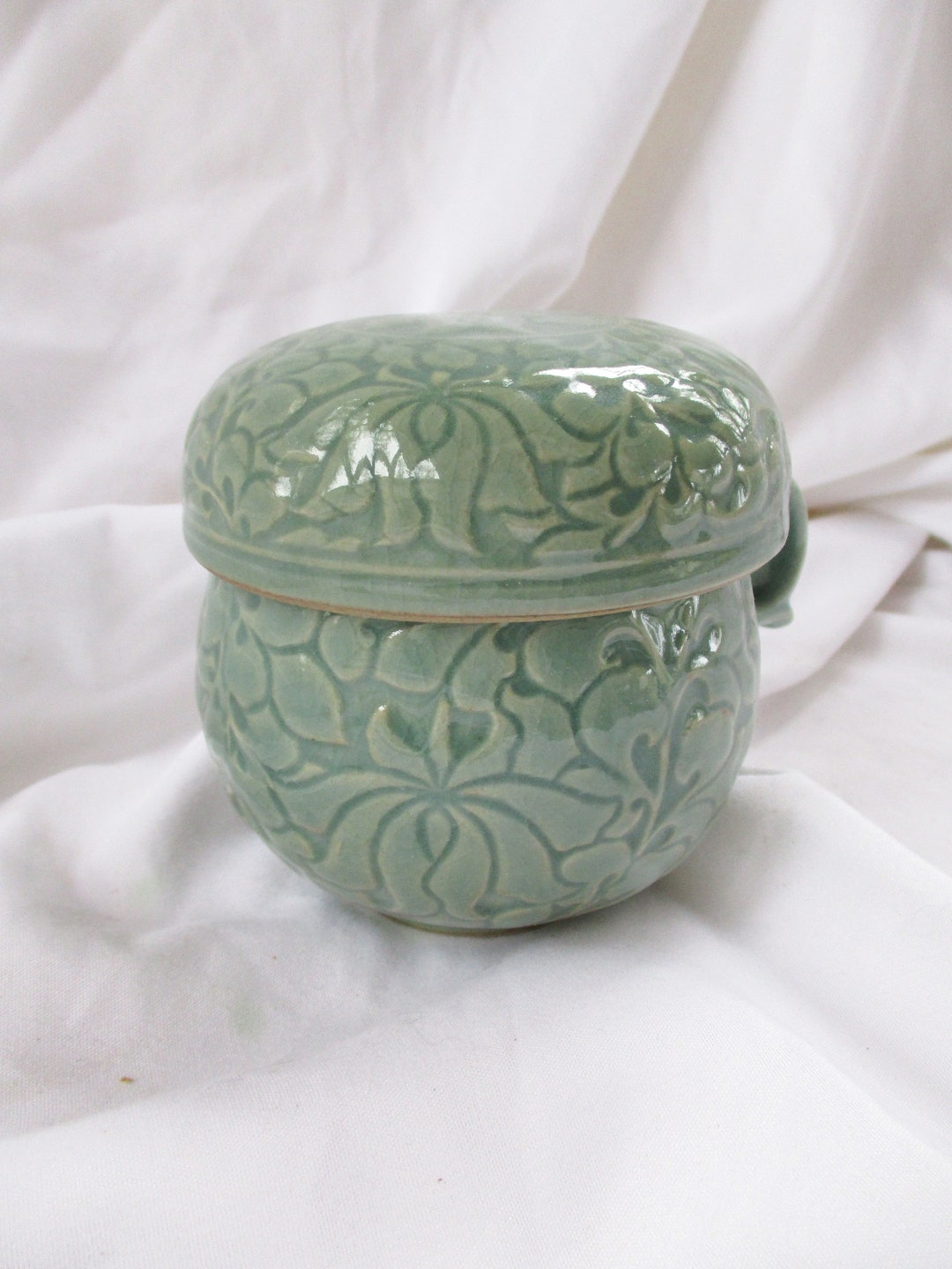 Vintage Stoneware Asian Teacup / Cover Heavy Weight Embossed Design