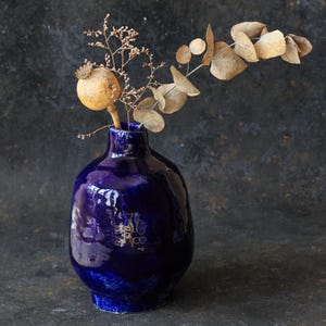 Handmade Dark Blue Ceramic Vase – Unique Wabi-Sabi Bud Vase, Glossy Chamotte Clay, Perfect for Flowers or Decor