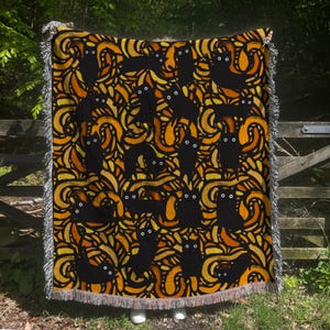 Retro Black Cat Woven Throw Blanket: Whimsigoth Home Decor