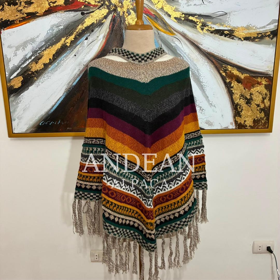 Handmade Peruvian Poncho / Warm Unisex Peruvian Alpaca Wool Poncho / Andean Poncho for Men and Women