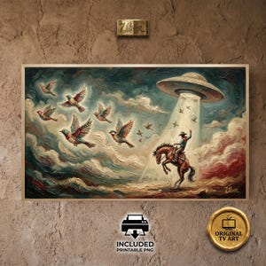 Può includere: Un dipinto a olio raffigura un cowboy a cavallo che viene rapito da un UFO, circondato da uccelli. L'opera presenta un paesaggio surreale con un cielo nuvoloso e un fascio di luce. Il dipinto è incorniciato e include il testo "Included Printable PNG".
