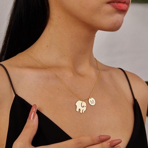 Colar de elefante dourado, joias de disco de letras personalizadas, pingente de letra de animal, colar de moeda inicial de ouro 14K, presentes de Natal para professores