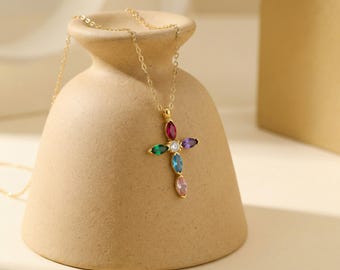 Collar con cruz arcoíris, colgante de cruz de cristal de colores, collar con cruz de latón dorado, delicada joyería religiosa, regalo para ella.