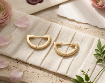 Pendientes de aro dorados, aros geométricos, pendientes minimalistas, joyería dorada moderna, regalo para ella.