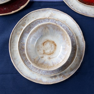 1 set di stoviglie in gres nei toni sabbia calda e blu – Piatto e ciotola in ceramica fatti a mano – Stoviglie rustiche – set da pranzo per una persona, piatti