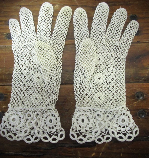 Vintage Women's White Ecru Handmade Crochet Wrist… - image 5