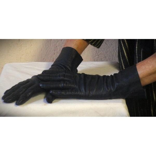 Vintage Women's Leather Gloves Navy Blue Wrist Length New without tags Size 6-7