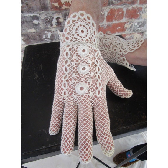Vintage Women's White Ecru Handmade Crochet Wrist… - image 2