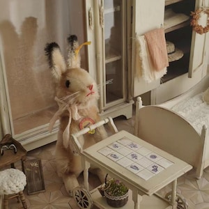 ミニチュア ティーカート トロリー | 1:6スケール ドールハウス家具 ブルータイルインレイ付き | ブライス OB11 BJD ルームデコレーション用ヴィンテージ ローリングカート