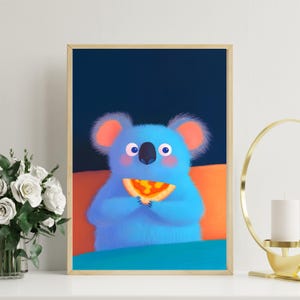 Póster de un adorable koala comiendo pizza / Arte mural de animales juguetones / Impresión artística de un adorable koala / Decoración de dibujos animados caprichosa / Arte mural para habitación infantil