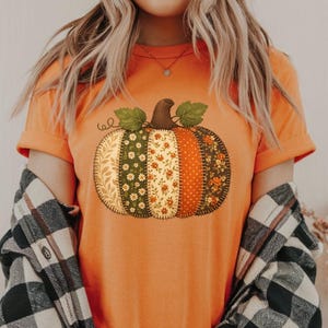 T-shirt met nep-patchwork en pompoenprint voor de herfst, Comfort Colors herfst- en Thanksgiving-shirt, dames- en Thanksgiving-shirt, leuk cadeau T-shirt met geruite pompoenen PS01