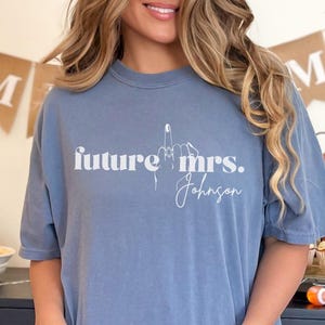 Personalized Future Mrs Shirt, Retro Bachelorette Bride Shirt, Custom Bridal, Bride to be Shirt, Custom Future Mrs Shirt, Comfort Colors tee