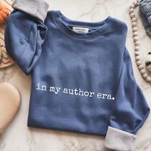 Chemise Comfort Colors® à l'époque de mon auteur, cadeau pour chemise d'écrivain, sweat-shirt d'auteur, cadeau de sweat-shirt d'écrivain pour auteur police de caractères de type machine à écrire