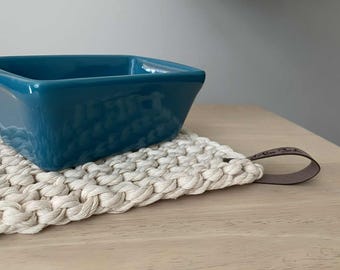Modern Farmhouse knitted pot holder / Natural cotton trivet / Heat resistant hot pad