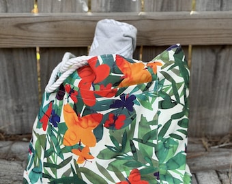 Vintage Tablecloth Beach Tote (21 × 16”) • Handmade Floral Tote • Large Lined Bag with Pockets • Upcycled Quilt Purse • Beach/Market Bag