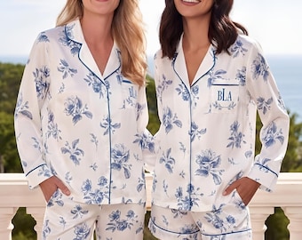 Custom Name Bridesmaid Satin Pajamas, Floral Women PJs Set, Matching Pajamas for Besties, Bridesmaid Getting Ready Outfit, Bachelorette Gift