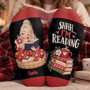 Personalisierte Lesersocken für Frauen, Socken für Bücherliebhaberinnen, Socken mit Namen, gemütliches Geschenk für Bücherfreundinnen, Geburtstagsgeschenk für Bibliothekarinnen und Lehrerinnen