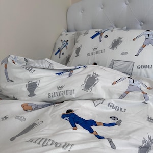 Kids Soccer Bedding Set – Football Duvet Cover & Pillowcases, 100% Eco Cotton Ranforce | Boys Room Decor, Player Print. Twin, Full, Queen
