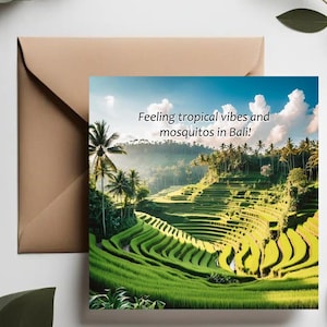 Biglietto d'auguri con vista sull'oceano a Bali / Biglietti di viaggio / Biglietto d'auguri con campi di riso in vacanza / Biglietti con natura sulla spiaggia dell'oceano / Paesaggio di sabbia e onde