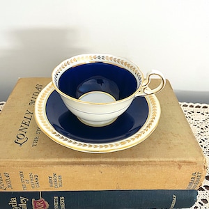 Vintage Aynsley English Bone China. Aynsley Teacup and Saucer. Cobalt Blue and Gold Teacup. Vintage Tea set.