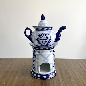 Bombay Teapot and Warmer Set. Blue and White Teapot. Retro Kitchen Decor. Vintage Tea Warmer. Housewarming Gift. Porcelain Teapot.