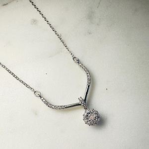 Halo Cubic Zirconia V Necklace: Elegant Gold or Silver Jewelry