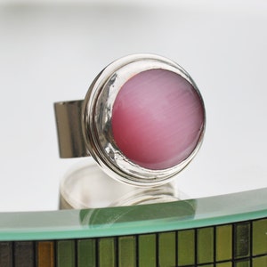 Pink glass cats eye silver ring image 4