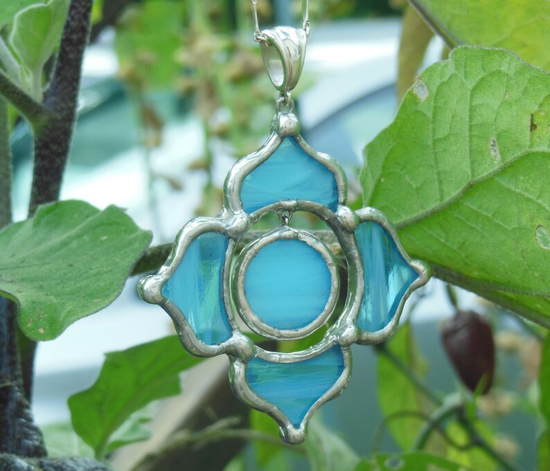 Sky Blue Stained Glass and sterling Lotus Necklace zdjęcie 1