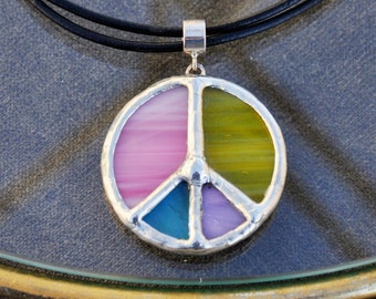 Colgante de paz multicolor