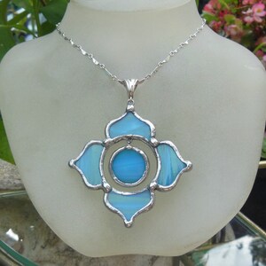 Sky Blue Stained Glass and sterling Lotus Necklace zdjęcie 2