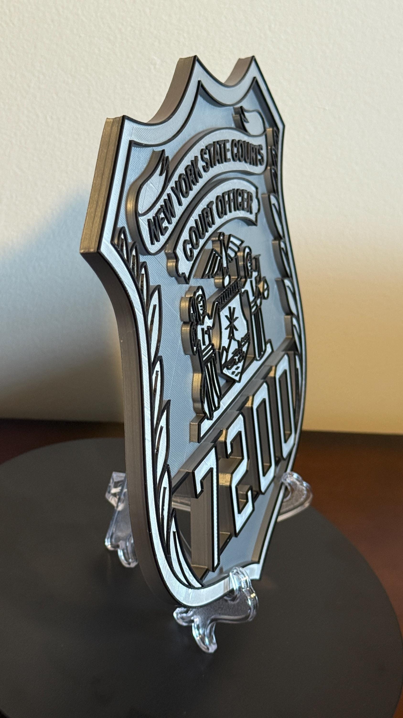 3D 立体的　NYPD クリスタルニューヨーク市警察 クリスタル　製　記念品 Embossed NYS Court Officer Shield Plaque: 3D Display Police Gift