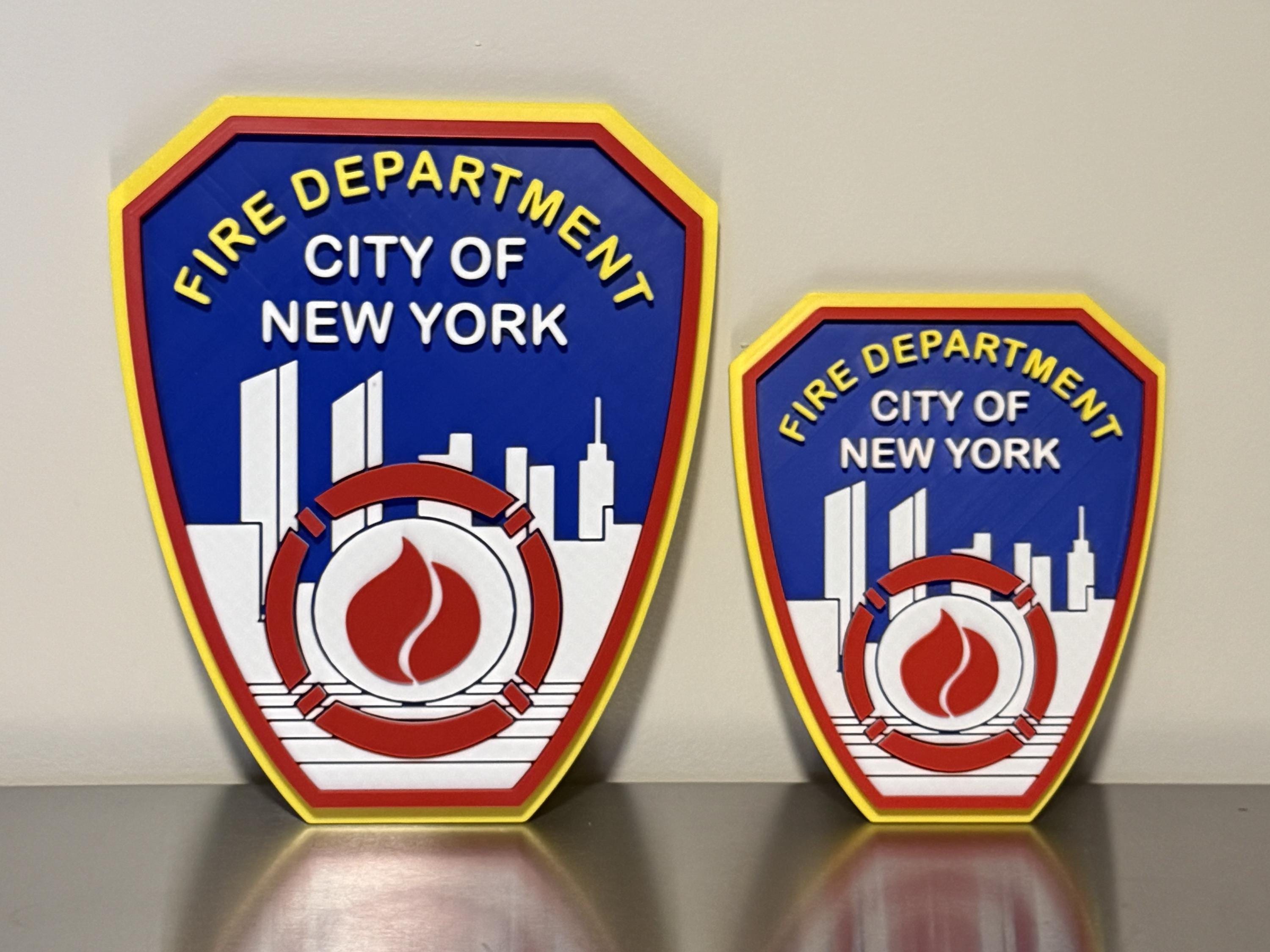 FEUER1 Fire Department City of New York - Spilla 11,5 x 10 cm, 100% ricamata FEUER1 Fire Department City of New York - Spilla 11,5 x 10 cm, 100% ricamata