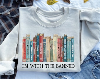 Ich bin mit den verbotenen, verbotenen Büchern Shirt, verbannten Büchern Sweatshirt, Unisex Super Soft Premium Grafik T-Shirt, Lese Shirt. Bibliothekar Shirt