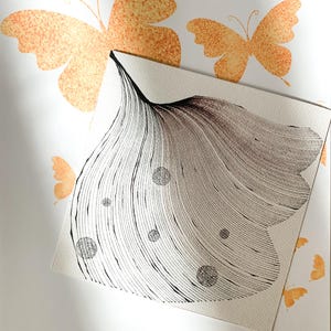 STAMPA LINE ART su carta ruvida leggera. Stampa disegnata a mano moderna e quadrata. Regalo perfetto per la festa della mamma. Stampa line art moderna per lei.
