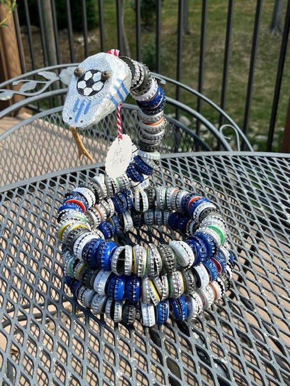 【一点物】 リメイクキャップ - IsE - SPIRAL Folk Art Bottle Cap Snake | Hat Trick One - Etsy