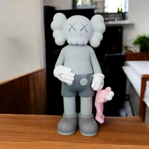 Replica KAWS Figure Limited Edition Modern Art Statue
