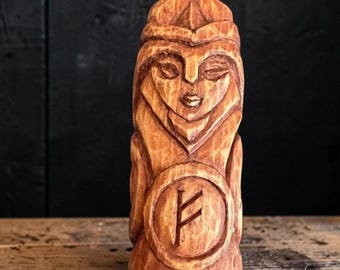 Estátua de Freyja Deusa Freyja Estátua Viking Freyja Deusa nórdica Freyja Estátua de madeira Paganismo Deusa Nórdica Altar pagão Figura artesanal