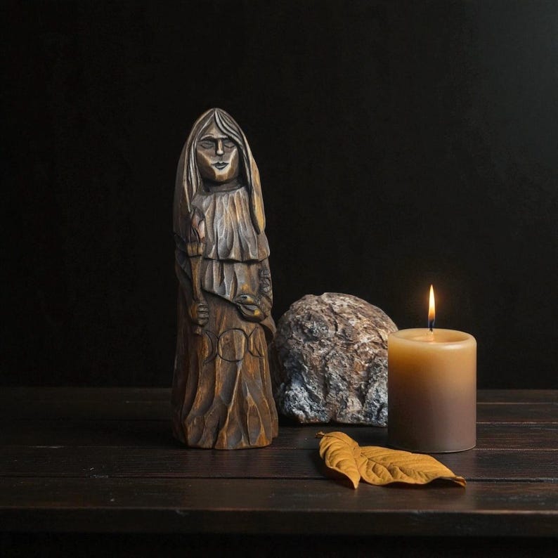 Hecate Griekse godin van de magie met haar hounds