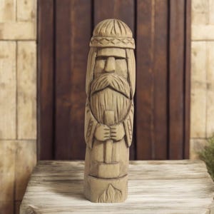 Svarog slawischen Gott Statue slawischen heidnischen Altar slawischen Heidentum slawischen Statue Holz schnitzen slawischen Holzstatuen Svarog Figur slawischen Pantheons