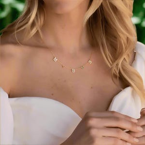 Collar con nombre personalizado Sunibi de 1", colgante con piedra natal Didi, collar con colgante lateral de 26 letras para mujer, joyería de regalo de cumpleaños, personalizado