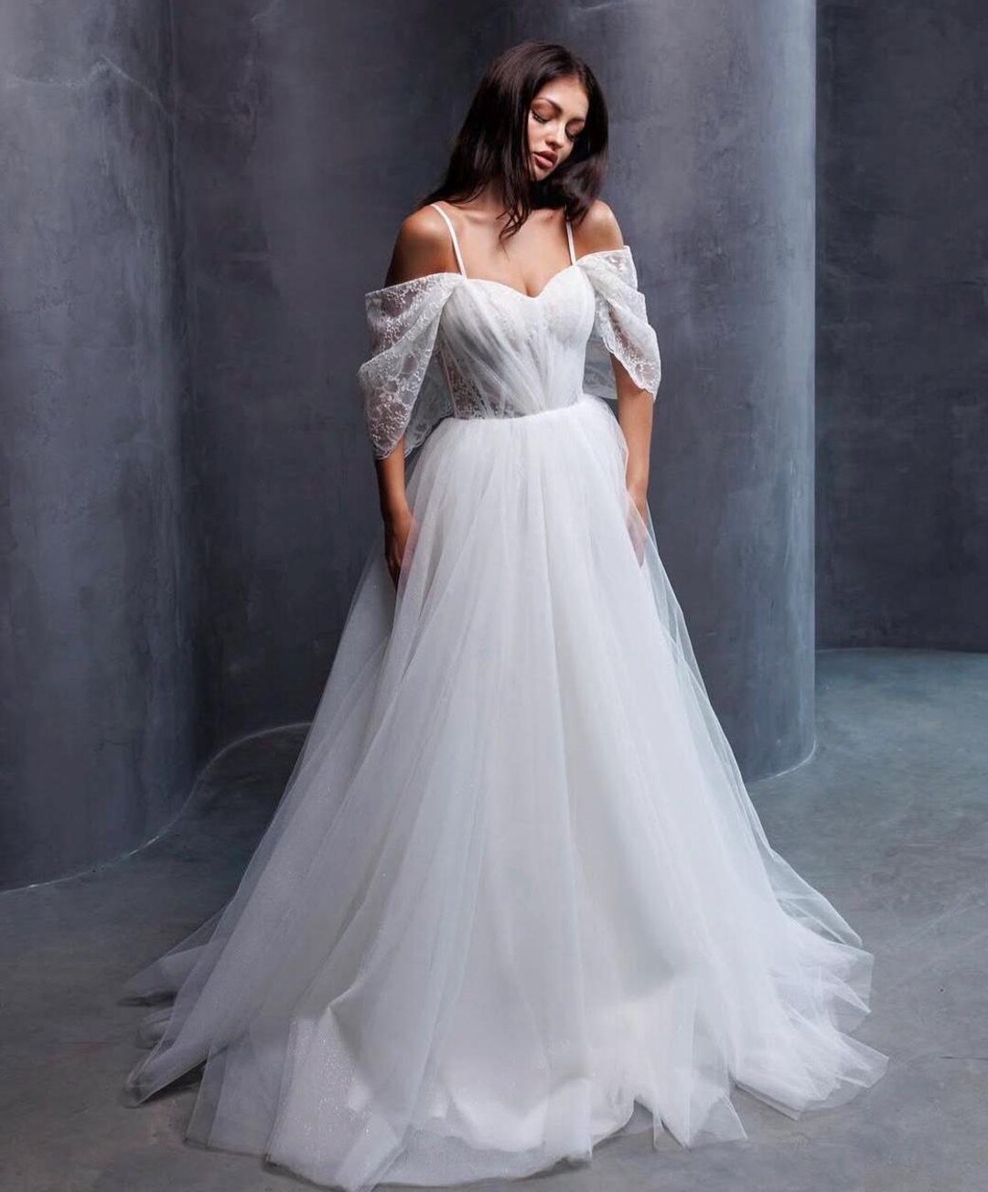 Elegant Ivory Winter Wedding Dresses for Timeless Elegance