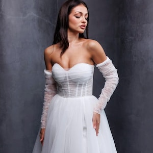 Detachable bridal sleeves Removable sleeves Gloves Sleeves Detachable Sleeves White tulle sleeves Bride Gloves  Tulle Sleeves